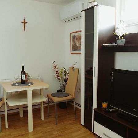 Ferienwohnung Soba Luic Zupanja Exterior foto