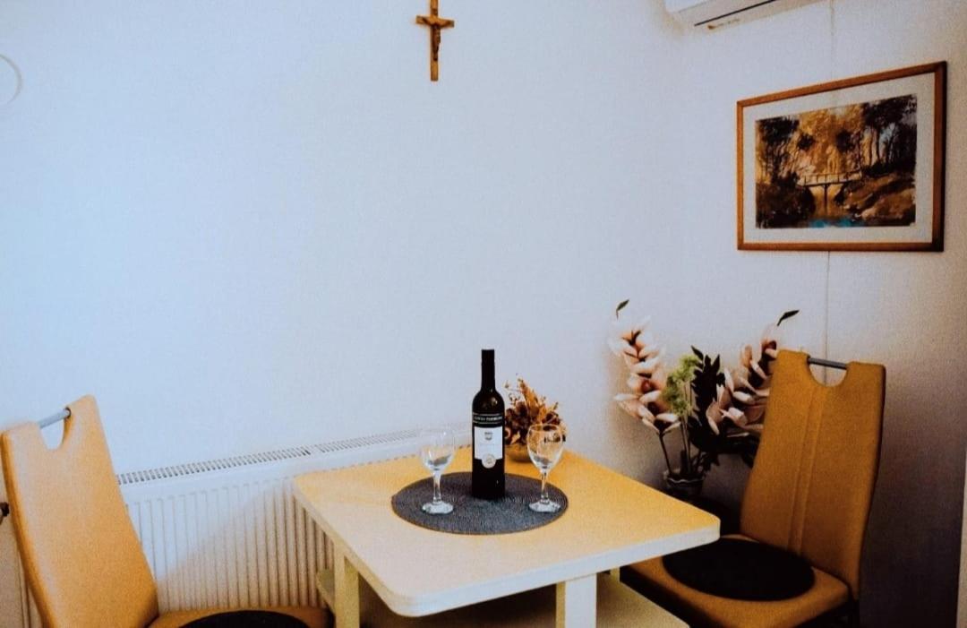 Ferienwohnung Soba Luic Zupanja Exterior foto